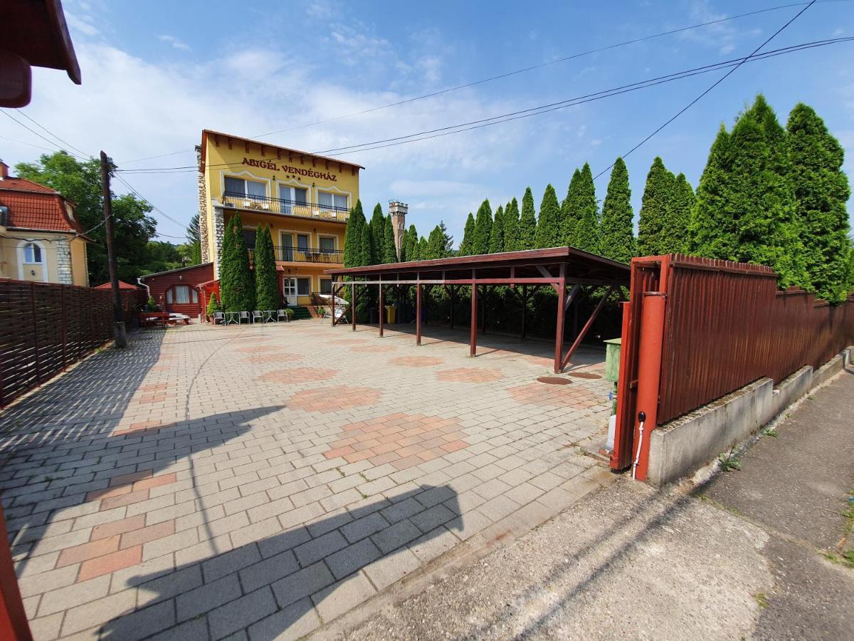 Hotel Abigel Vendeghaz Miskolc Exterior foto